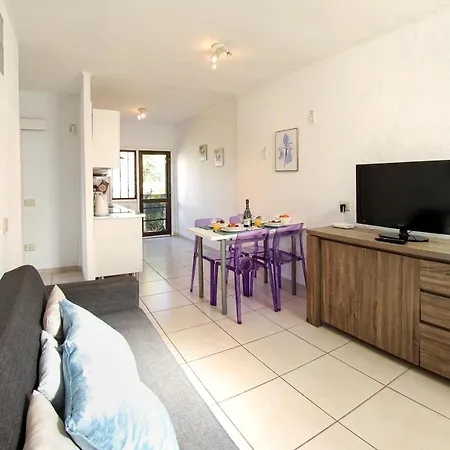 2 Bedroom Flat With Big Pools And Big Terrace Parque Don Jose, 313 Hébergement de vacances Costa Del Silencio