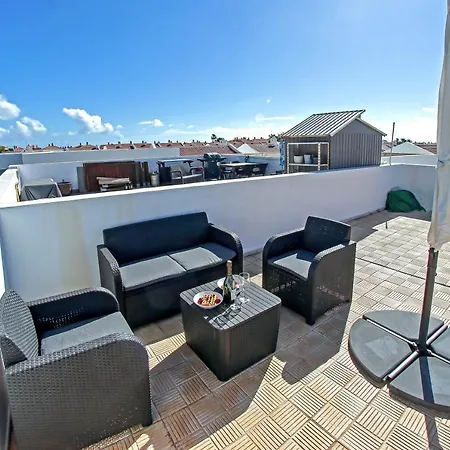 2 Bedroom Flat With Big Pools And Big Terrace Parque Don Jose, 313 펜션 코스타델실렌시오
