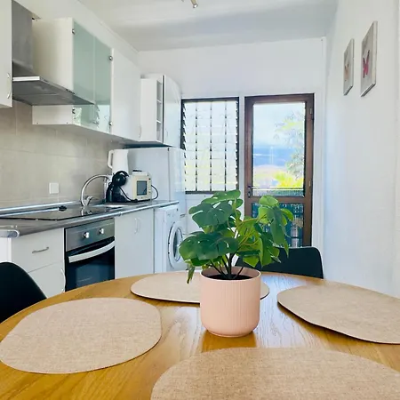 펜션 2 Bedroom Flat With Big Pools And Big Terrace Parque Don Jose, 313 코스타델실렌시오